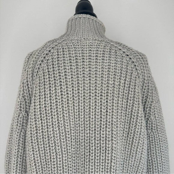 H&M Grey Knit Cropped Long Sleeve Turtleneck Sweater - Picture 6 of 9